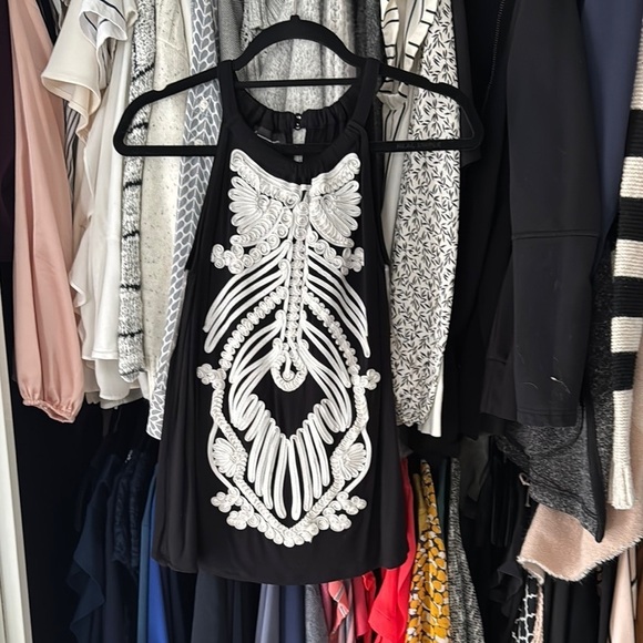 Black and White Embroidered Women's Top - Picture 2 of 3